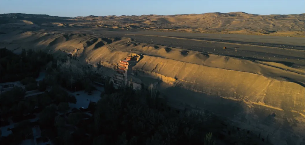 敦煌莫高窟全景